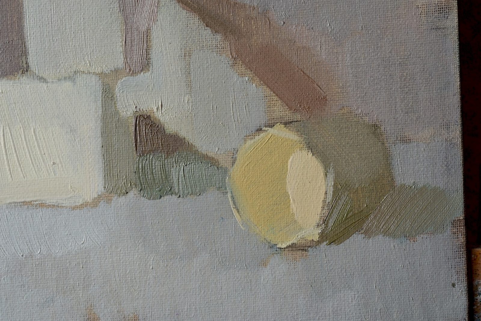 White on white - Image 4